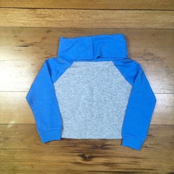 NWT Crazy8 Girls Sweatshirt Gray & Blue Metallic Star Print Size 18-24M - Picture 2 of 3